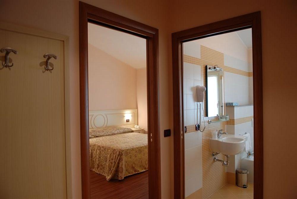 Hotel Plazza Porcari Esterno foto