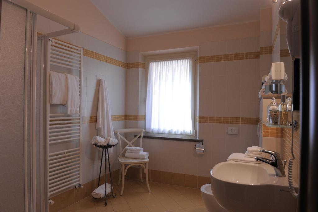 Hotel Plazza Porcari Esterno foto