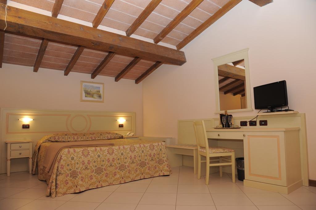 Hotel Plazza Porcari Esterno foto