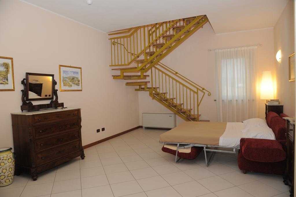 Hotel Plazza Porcari Esterno foto