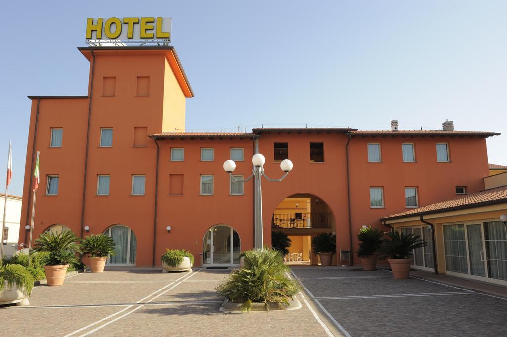Hotel Plazza Porcari Esterno foto