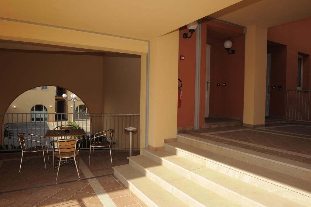 Hotel Plazza Porcari Esterno foto