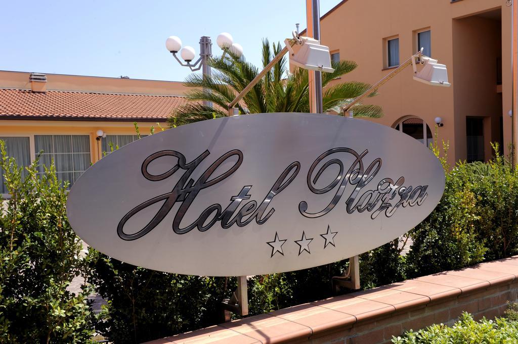 Hotel Plazza Porcari Esterno foto