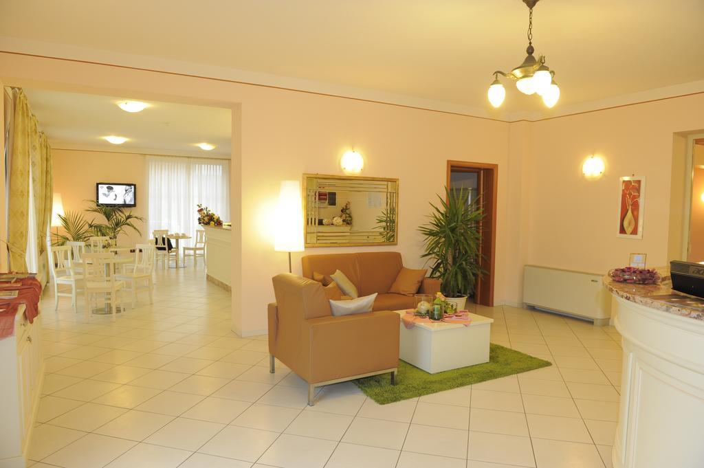 Hotel Plazza Porcari Esterno foto