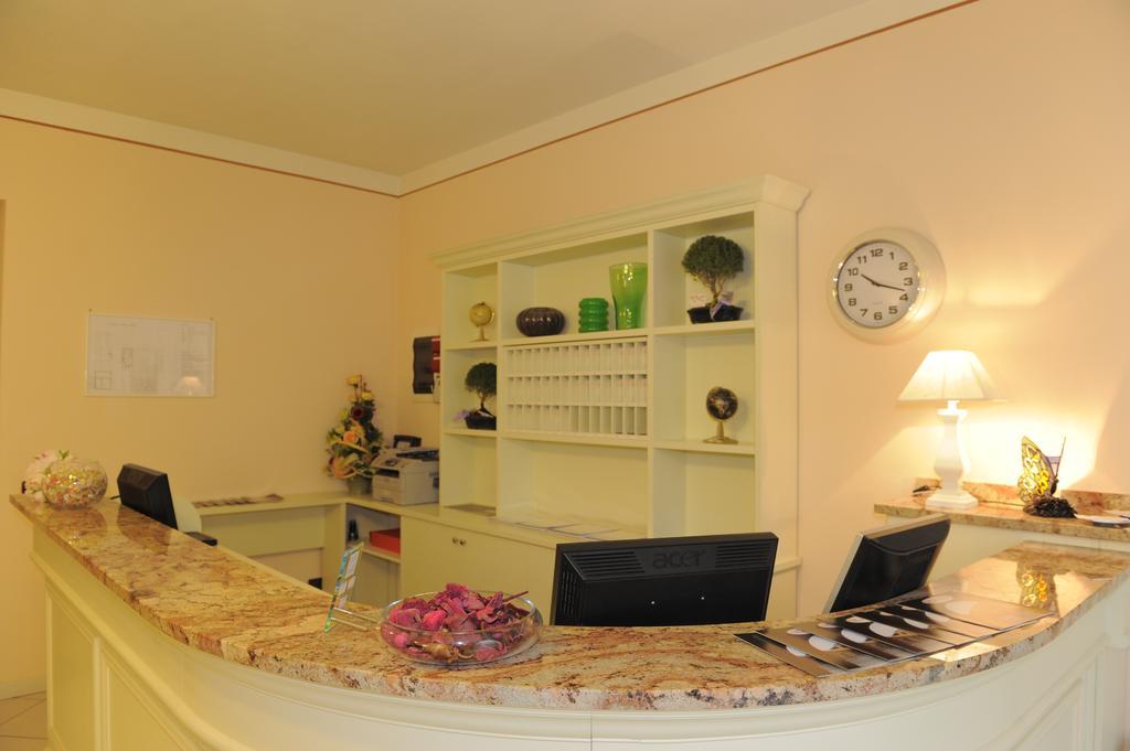 Hotel Plazza Porcari Esterno foto