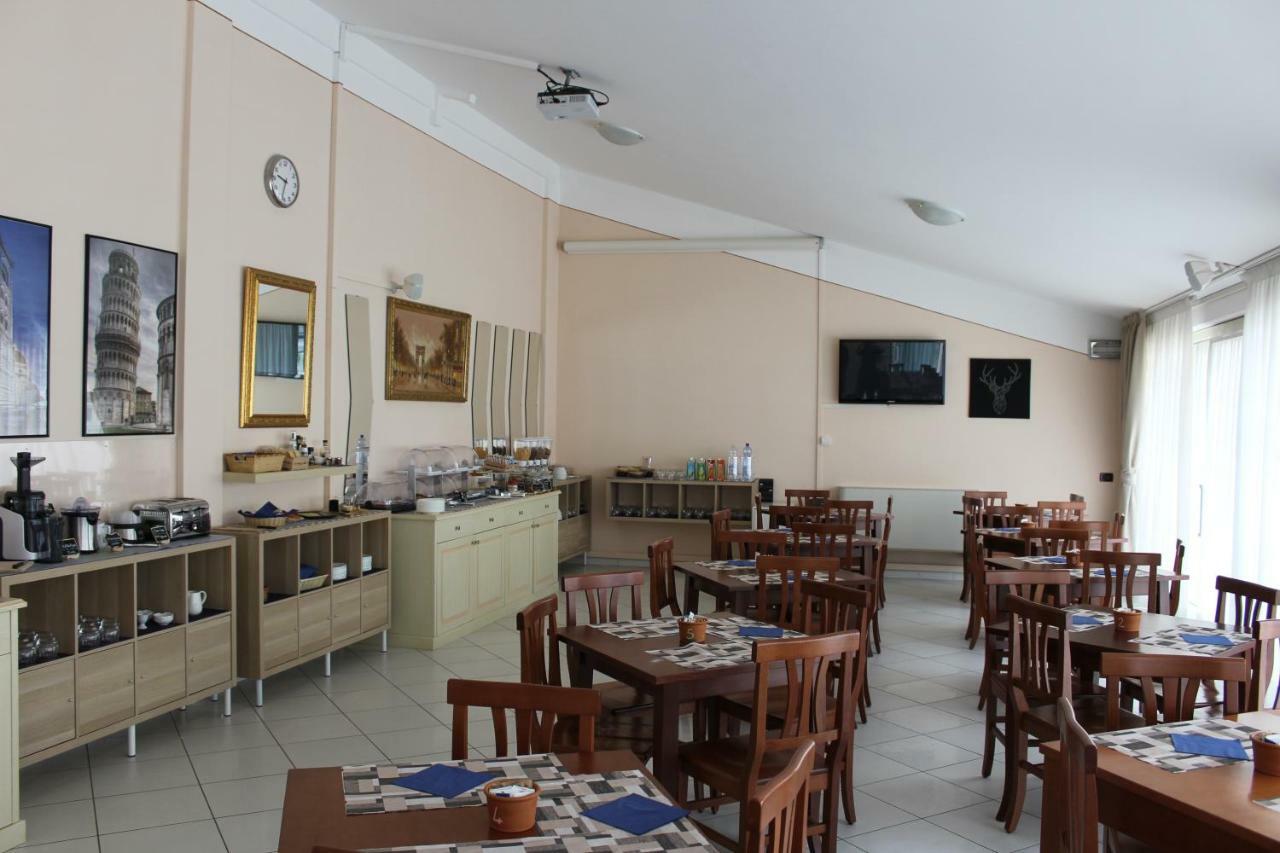 Hotel Plazza Porcari Esterno foto